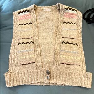 Vintage 100% wool Made in Sweden sweater vest. Chic with fun pattern.